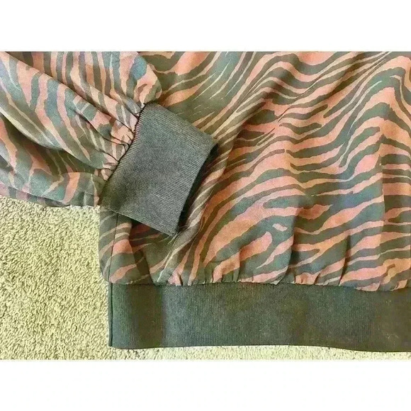 Express Zebra Striped Shirt size Medium - Picture 4 of 7